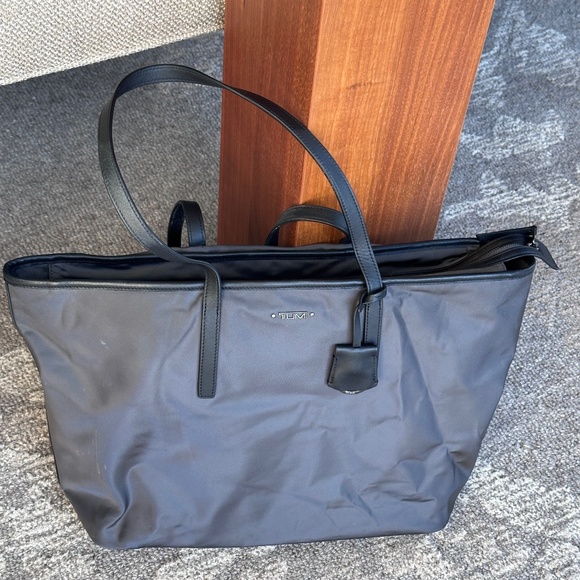 Tumi Handbags - TUMI Voyageur Everyday Tote